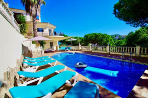 V&V LLORET-VILLA MIRASOLA, increíble villa con piscina privada, preciosa zona de barbacoa, ping-pong y aire acondicionado